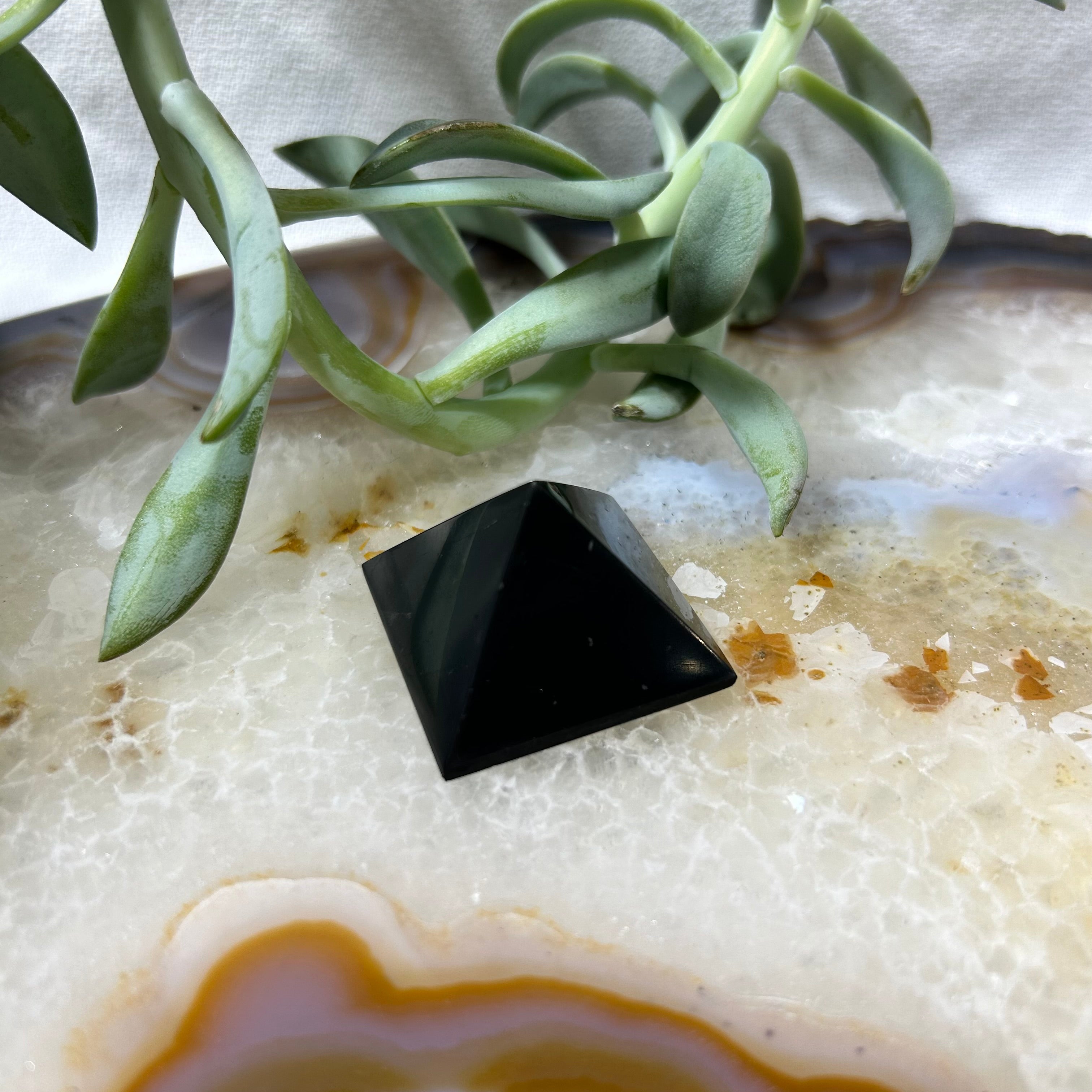 Shungite Pyramid 3cm