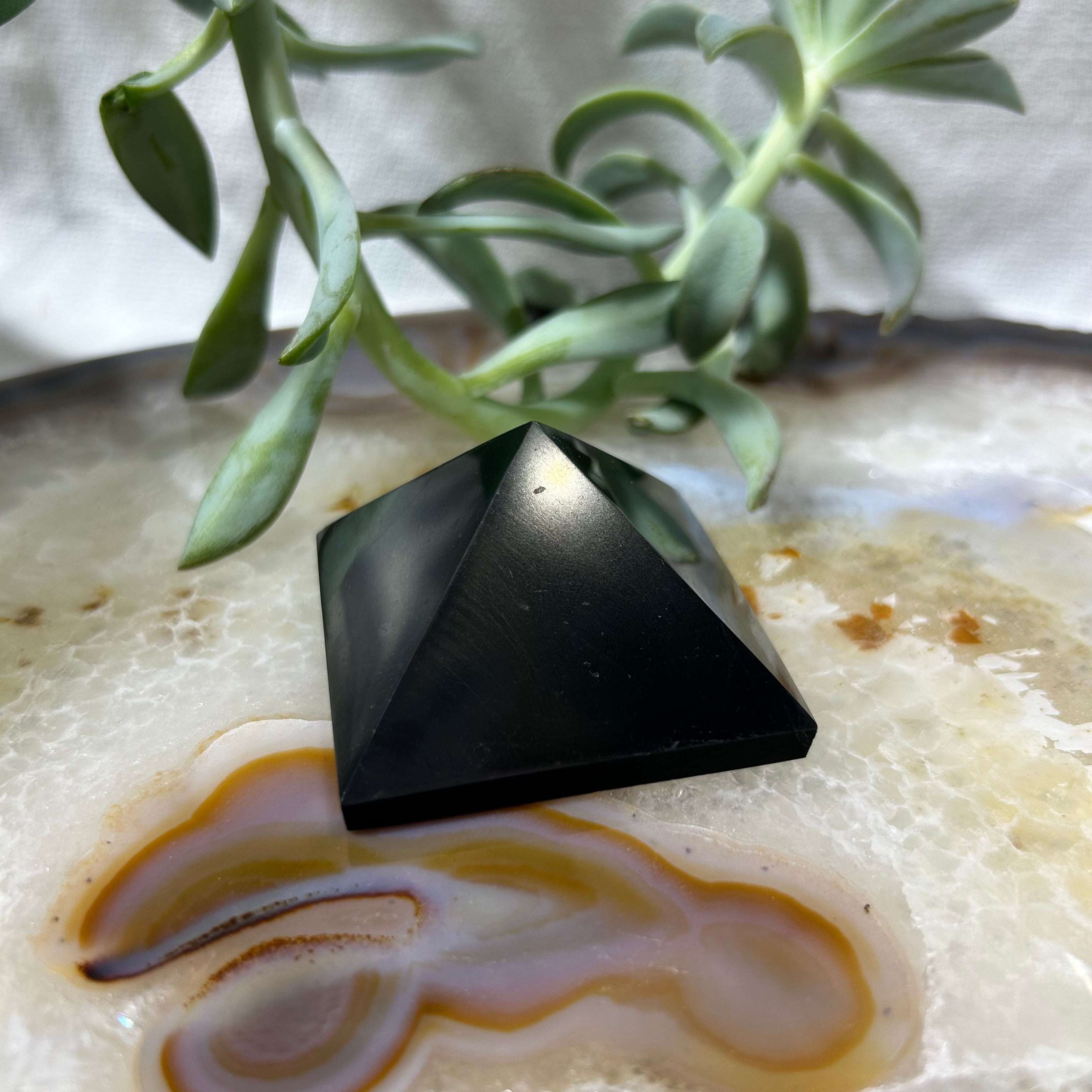 Shungite Pyramid 5cm