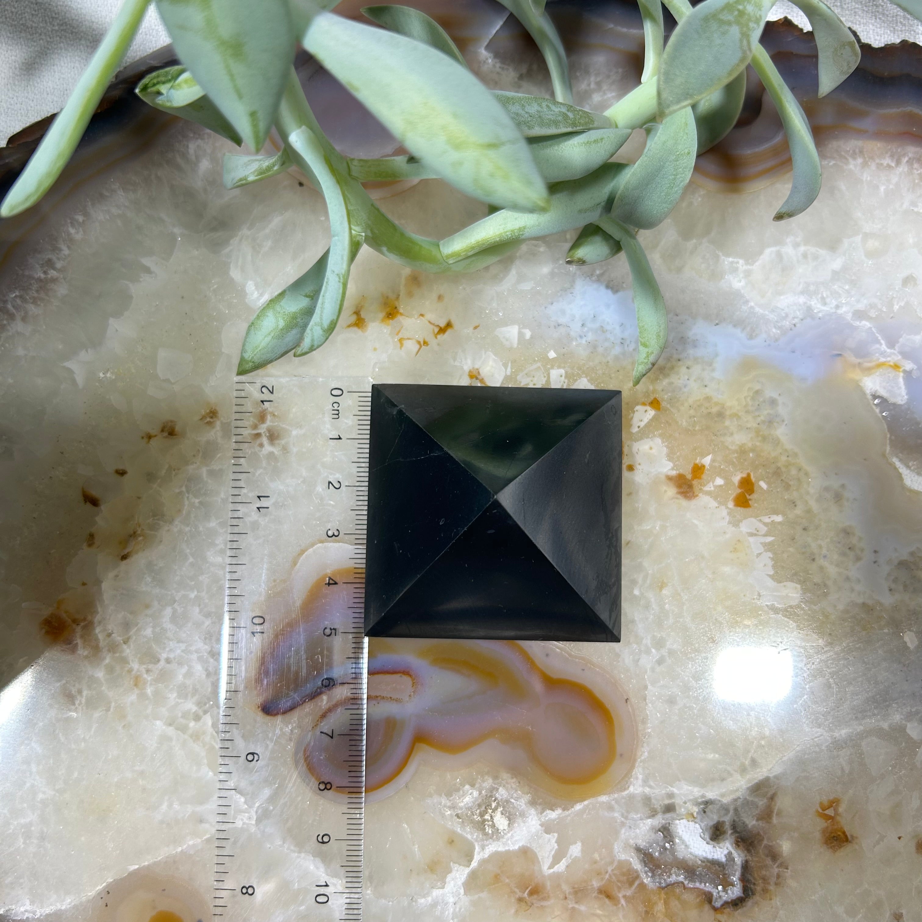 Shungite Pyramid 5cm