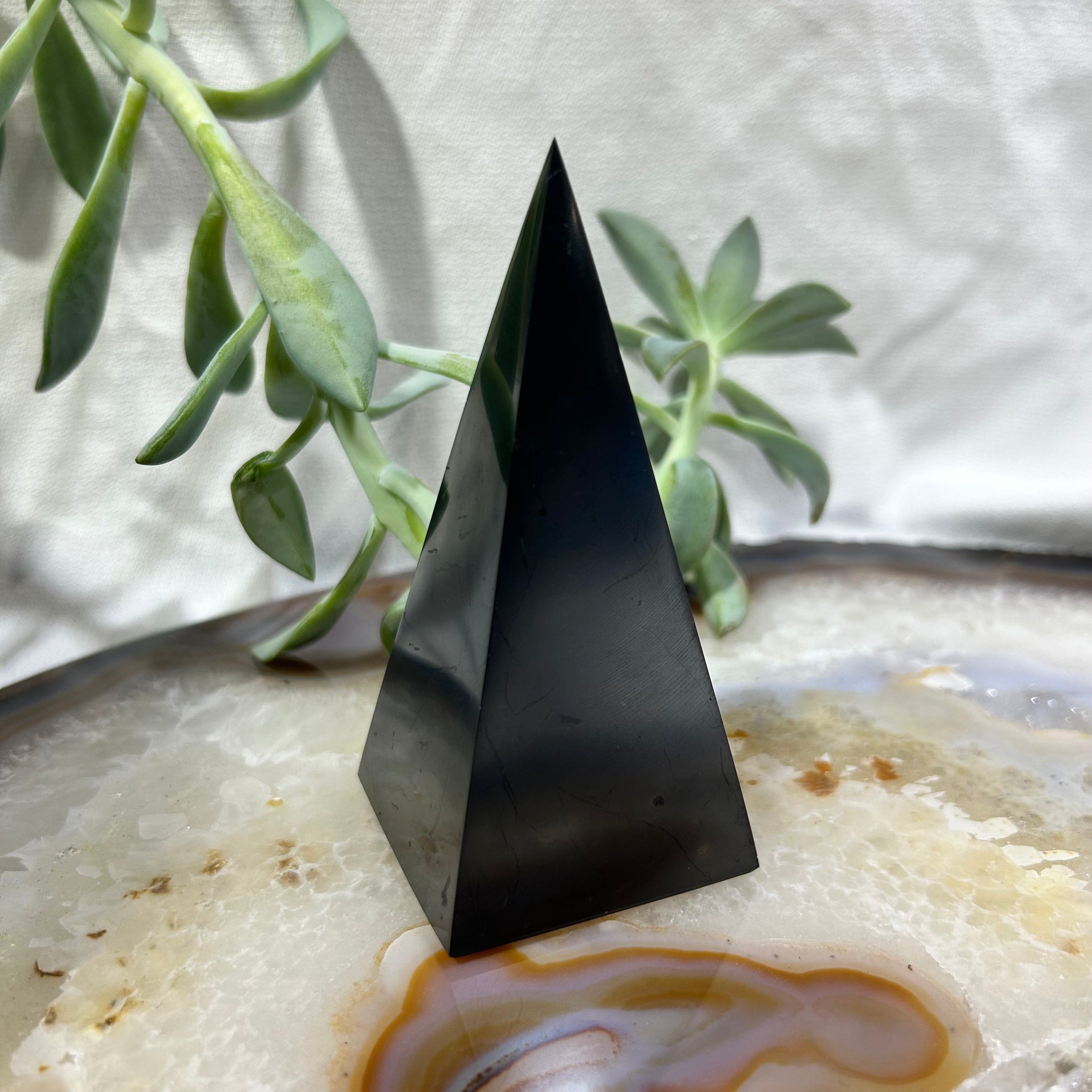 Shungite High Pyramid 5cm