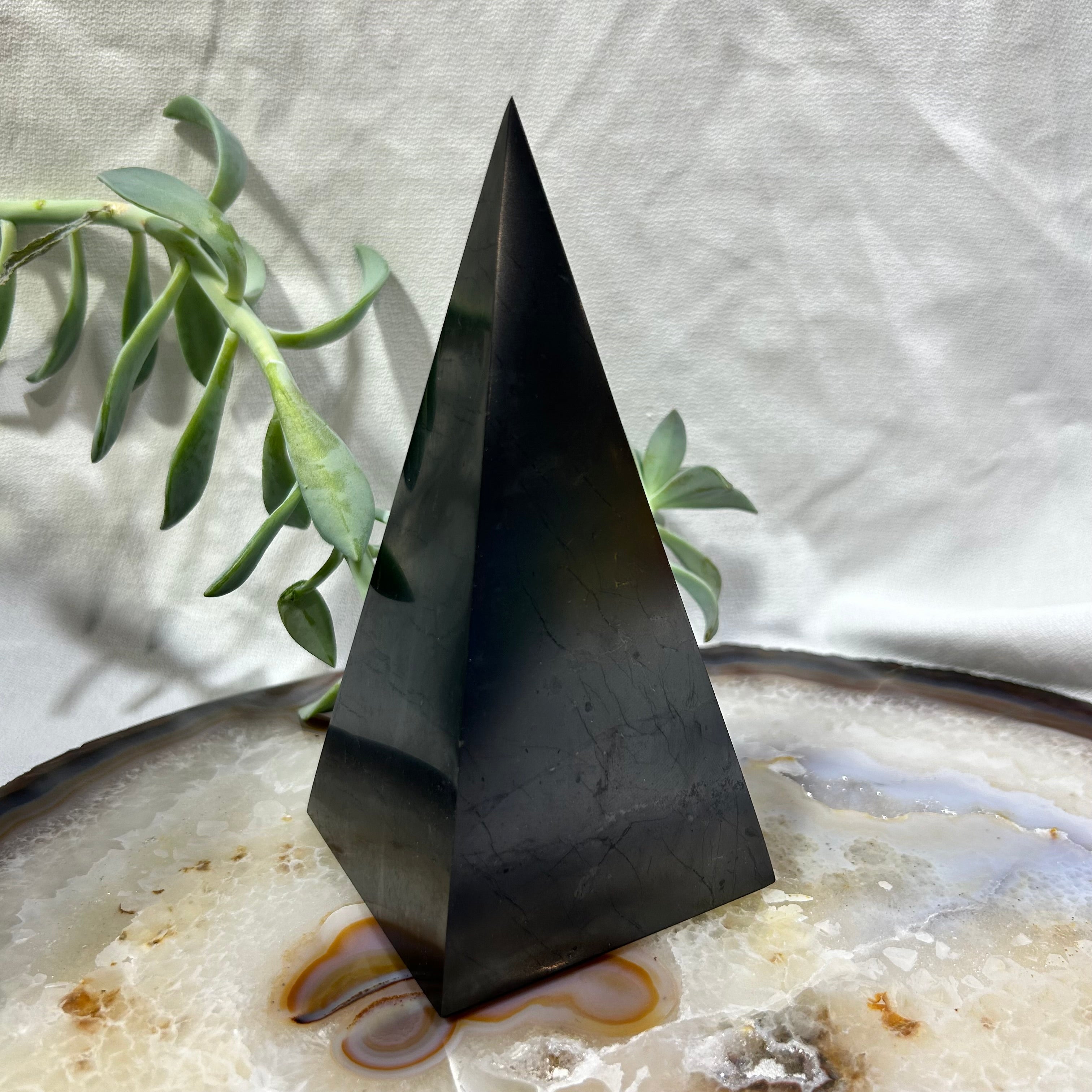Shungite High Pyramid 8cm